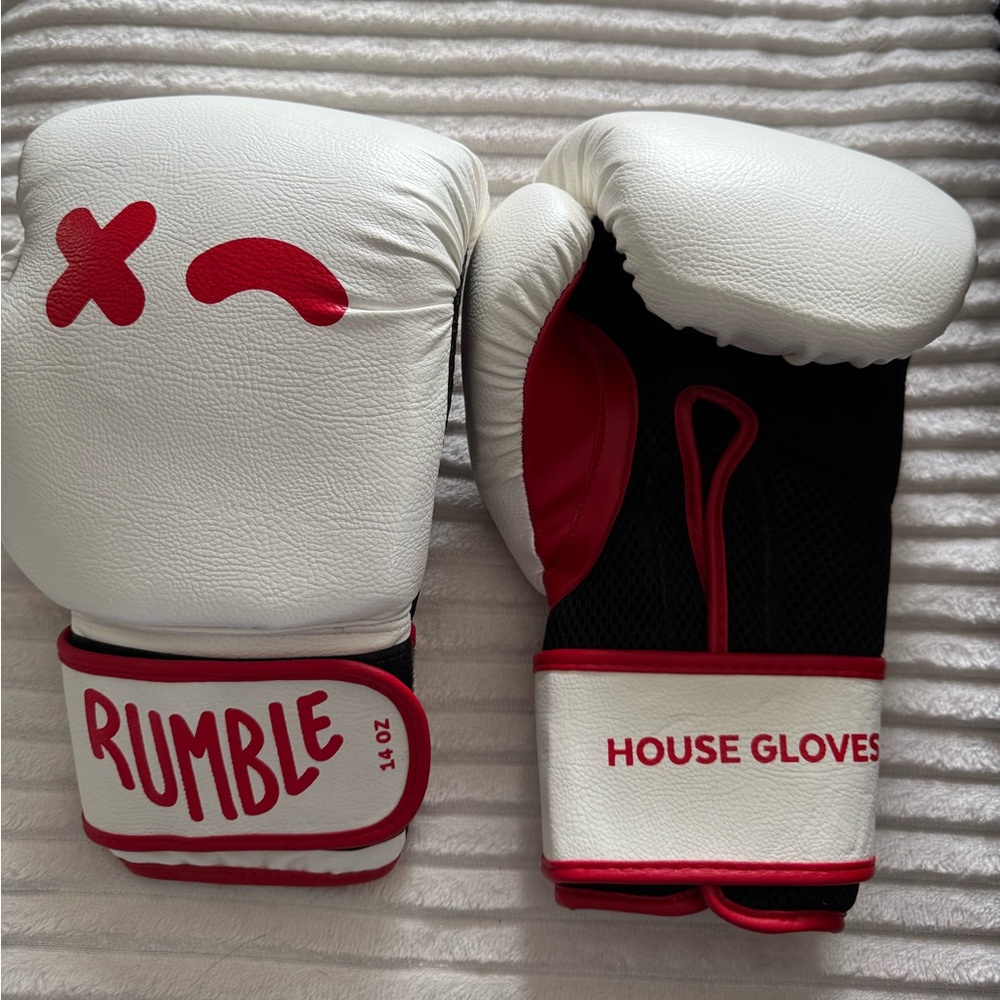 Brand New Rumble Boxing House Gloves, Wink White, Wt. 14 Oz, Unisex (see photos)